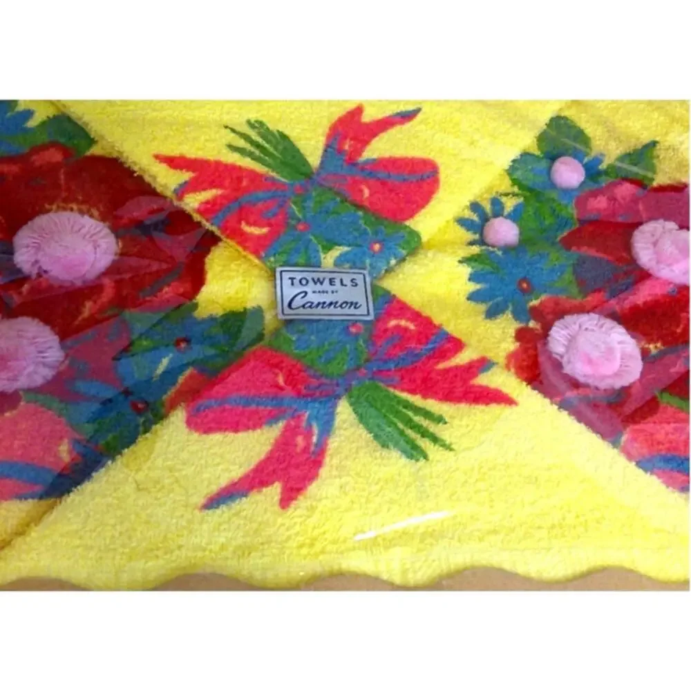 Vintage Mid-Century Cannon Towel Set Yellow 3D Sculpted Floral Appliques New Box